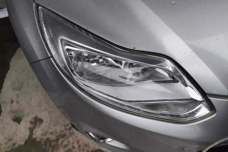 Used Ford Focus 2012 Sedan 1.6L Automatic Fashion Edition Right Front Headlight