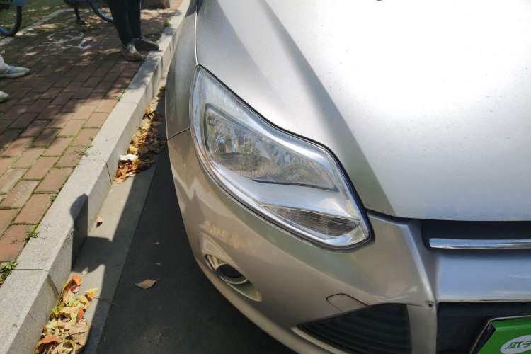 Used Ford Focus 2012 Hatchback 1.6L Automatic Fashion Edition Right Front Headlight