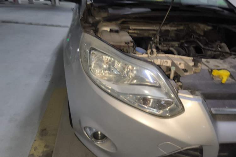 Used Ford Focus 2012 Sedan 1.6L Manual Fashion Edition Right Front Headlight