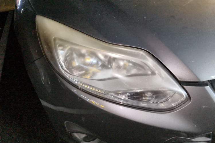 Used Ford Focus 2012 Sedan 1.6L Manual Comfort Model Right Front Headlight