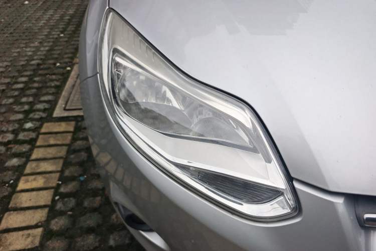 Used Ford Focus 2012 Sedan 1.6L Automatic Comfort Model Right Front Headlight