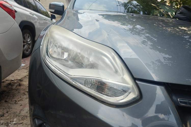 Used Ford Focus 2012 Sedan 1.6L Automatic Comfort Model Right Front Headlight