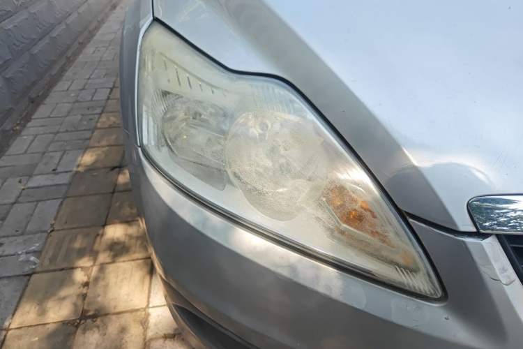 Used Ford Focus 2012 Sedan Classic 1.8L Manual Base Model Right Front Headlight