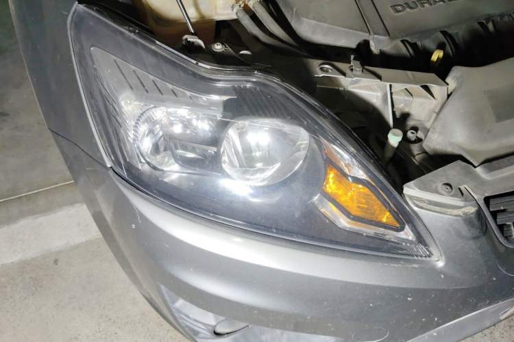 Used Ford Focus 2012 Hatchback Classic 1.8L Manual Base Model Right Front Headlight