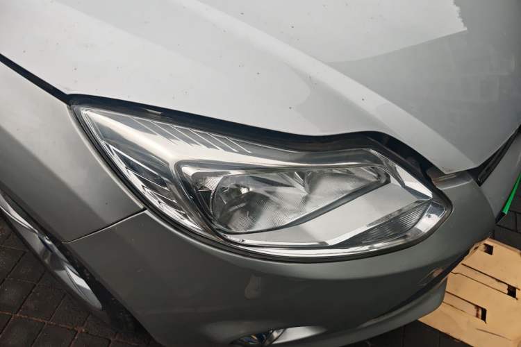 Used Ford Focus 2012 Hatchback 1.6L Automatic Fashion Edition Right Front Headlight