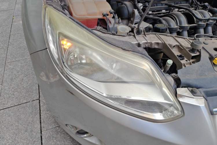 Used Ford Focus 2012 Sedan 1.6L Automatic Fashion Edition Right Front Headlight