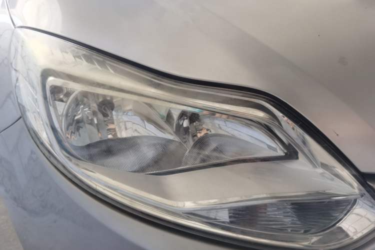 Used Ford Focus 2012 Sedan 1.6L Manual Comfort Model Right Front Headlight