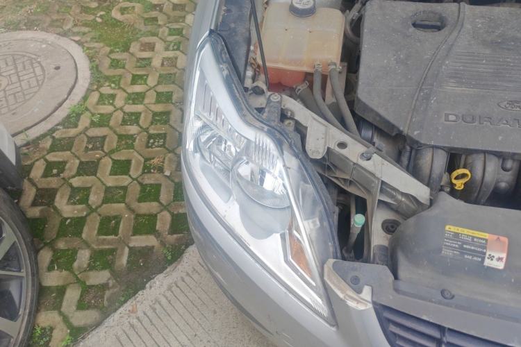 Used Ford Focus 2012 Sedan Classic 1.8L Manual Fashion Edition Right Front Headlight
