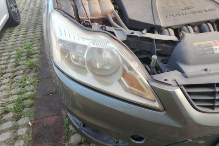 Used Ford Focus 2012 Sedan Classic 1.8L Automatic Base Model Right Front Headlight