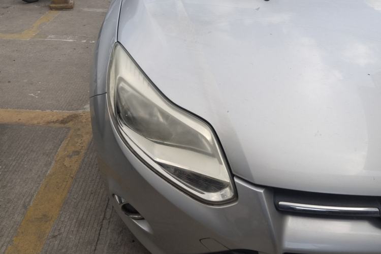 Used Ford Focus 2012 Hatchback 1.6L Manual Fashion Edition Right Front Headlight
