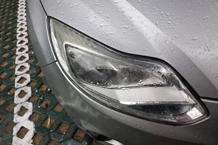 Used Ford Focus 2012 Hatchback 1.6L Manual Comfort Model Right Front Headlight