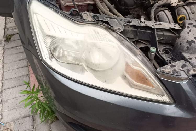 Used Ford Focus 2012 Sedan Classic 1.8L Manual Base Model Right Front Headlight