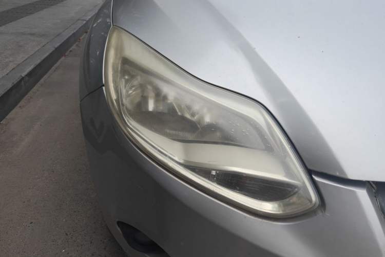 Used Ford Focus 2012 Hatchback 1.6L Automatic Comfort Model Right Front Headlight