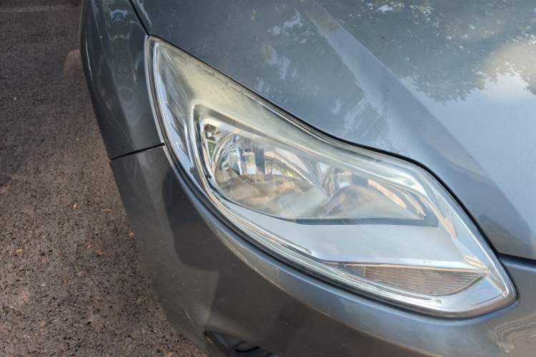 Used Ford Focus 2012 Sedan 1.6L Automatic Comfort Model Right Front Headlight