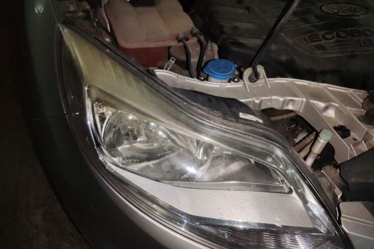 Used Ford Focus 2012 Sedan 1.6L Automatic Fashion Edition Right Front Headlight