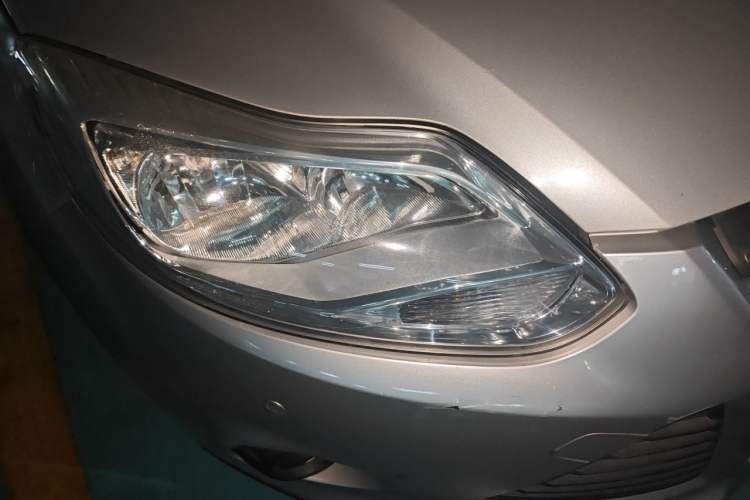 Used Ford Focus 2012 Sedan 1.6L Automatic Comfort Model Right Front Headlight