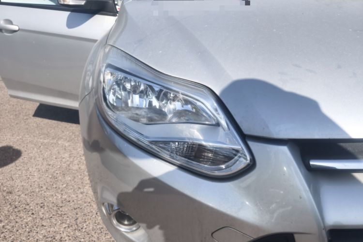 Used Ford Focus 2012 Hatchback 1.6L Automatic Fashion Edition Right Front Headlight