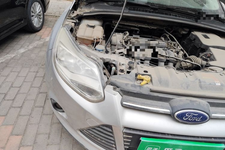 Used Ford Focus 2012 Sedan 1.6L Manual Comfort Model Right Front Headlight