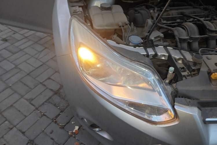 Used Ford Focus 2012 Hatchback 1.6L Manual Fashion Edition Right Front Headlight