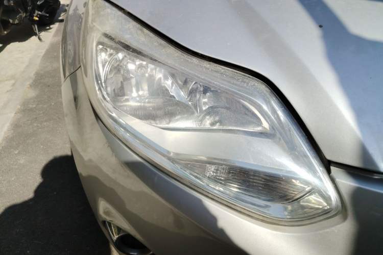 Used Ford Focus 2012 Sedan 1.6L Automatic Fashion Edition Right Front Headlight