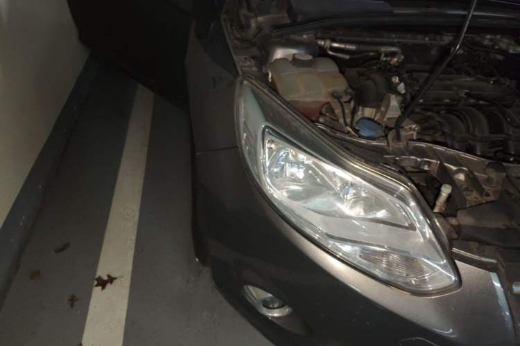Used Ford Focus 2012 Sedan 1.6L Manual Fashion Edition Right Front Headlight