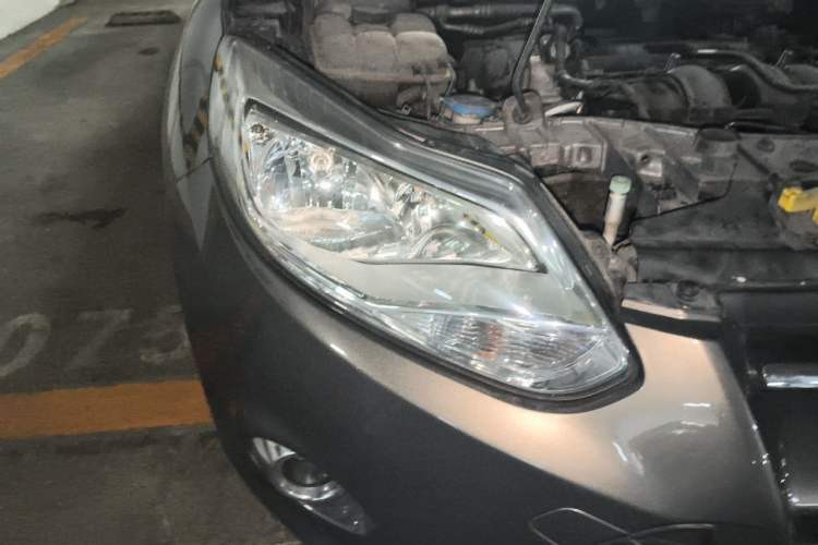Used Ford Focus 2012 Sedan 1.6L Automatic Fashion Edition Right Front Headlight