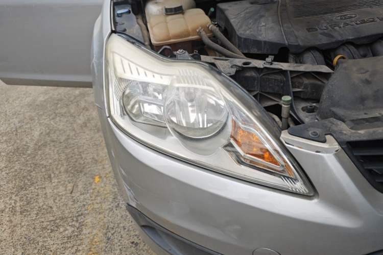 Used Ford Focus 2012 Sedan Classic 1.8L Automatic Base Model Right Front Headlight