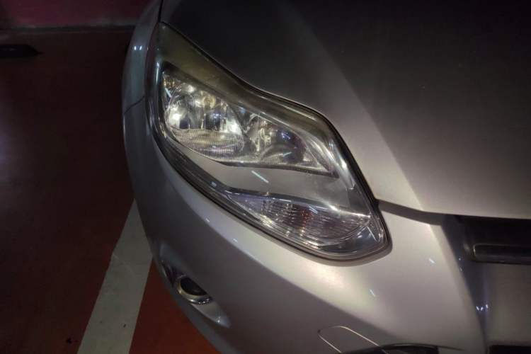 Used Ford Focus 2012 Sedan 1.6L Automatic Fashion Edition Right Front Headlight