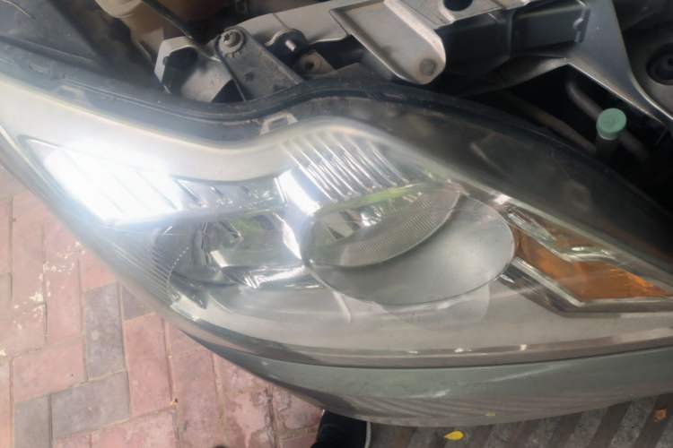 Used Ford Focus 2012 Sedan Classic 1.8L Automatic Base Model Right Front Headlight