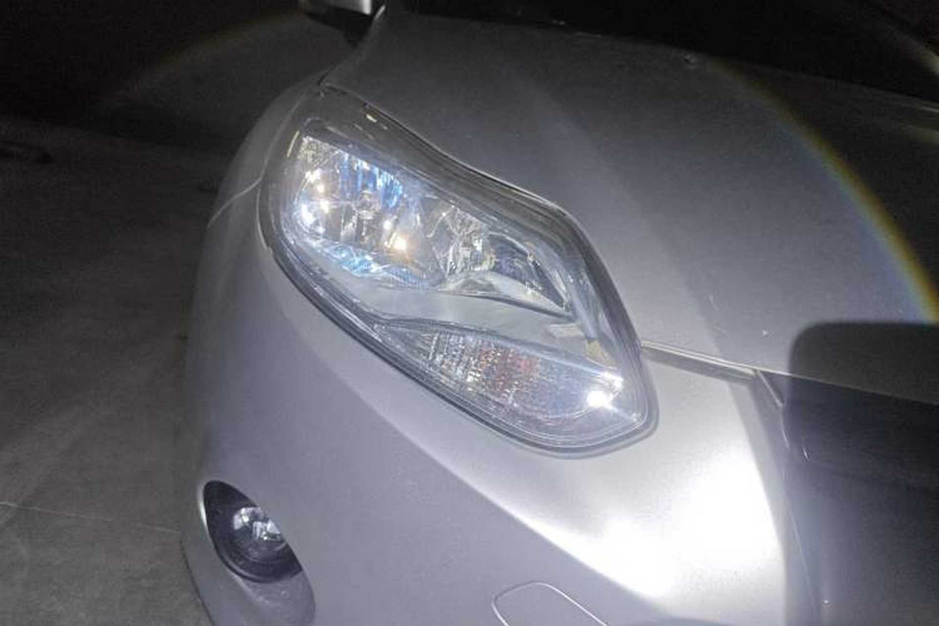 Used Ford Focus 2012 Hatchback 1.6L Automatic Comfort Model Right Front Headlight