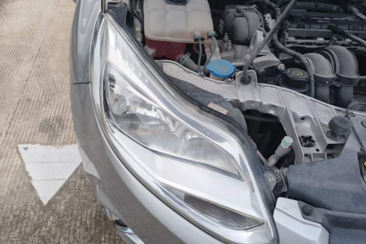Used Ford Focus 2012 Hatchback 1.6L Automatic Fashion Edition Right Front Headlight