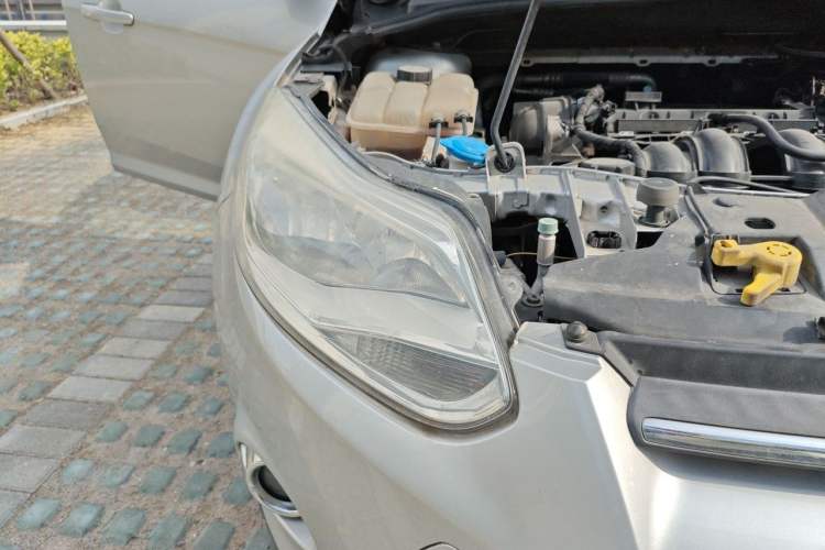 Used Ford Focus 2012 Sedan 1.6L Automatic Fashion Edition Right Front Headlight