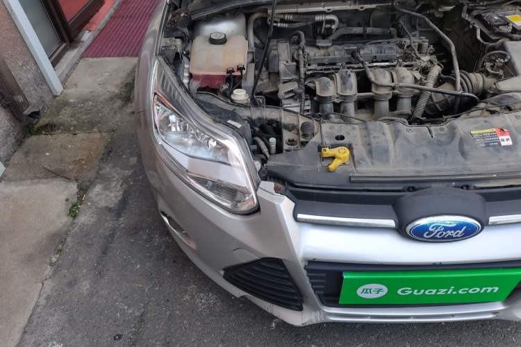 Used Ford Focus 2012 Sedan 1.6L Manual Fashion Edition Right Front Headlight