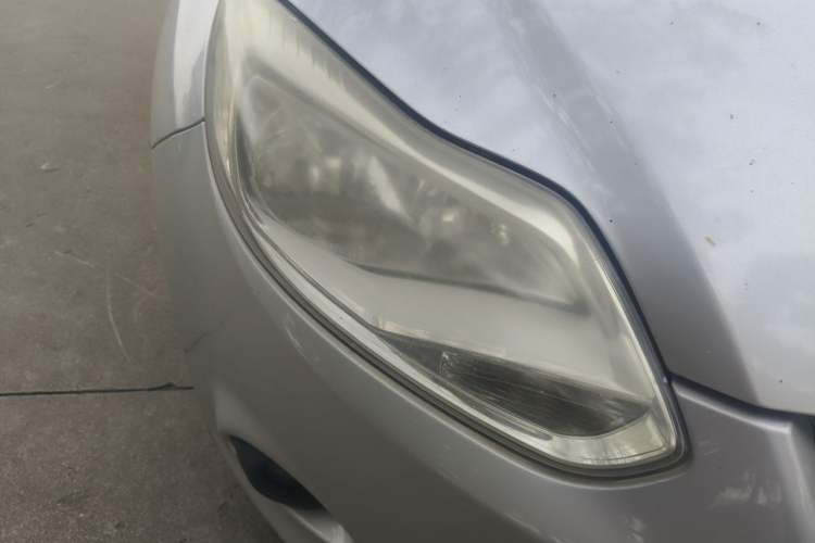 Used Ford Focus 2012 Hatchback 1.6L Automatic Comfort Model Right Front Headlight