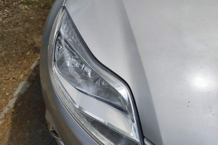 Used Ford Focus 2012 Sedan 1.6L Manual Fashion Edition Right Front Headlight
