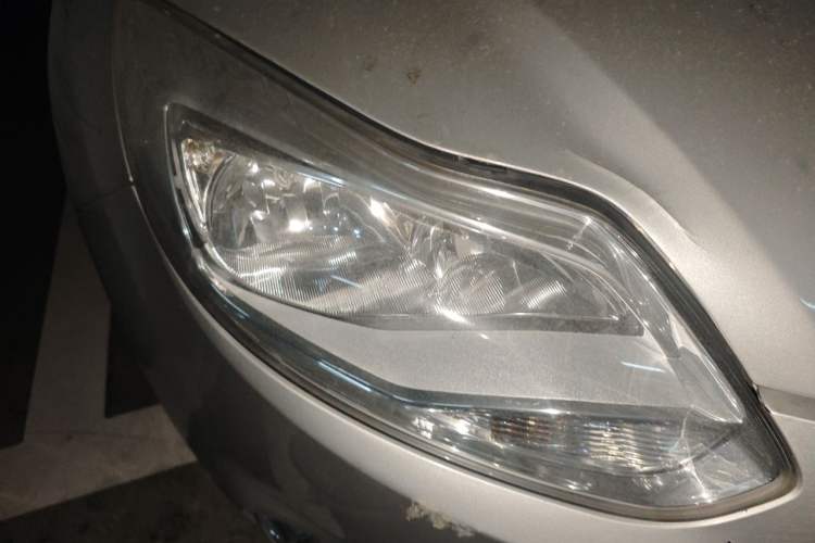 Used Ford Focus 2012 Sedan 1.6L Automatic Fashion Edition Right Front Headlight