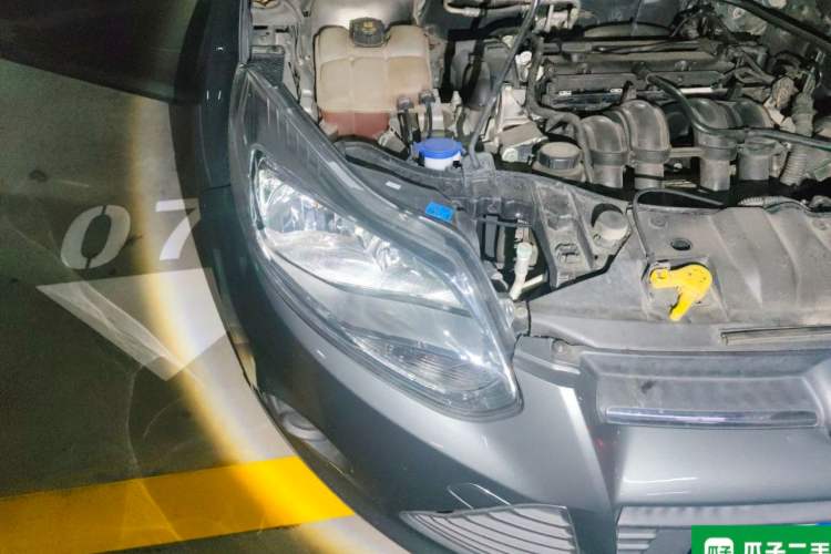 Used Ford Focus 2012 Hatchback 1.6L Automatic Comfort Model Right Front Headlight