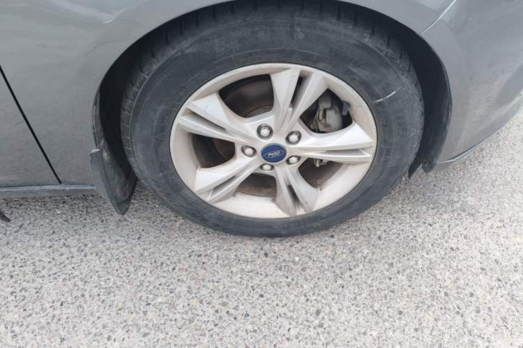 Used Ford Focus 2012 Hatchback 1.6L Manual Fashion Edition Right Front Wheel Hub