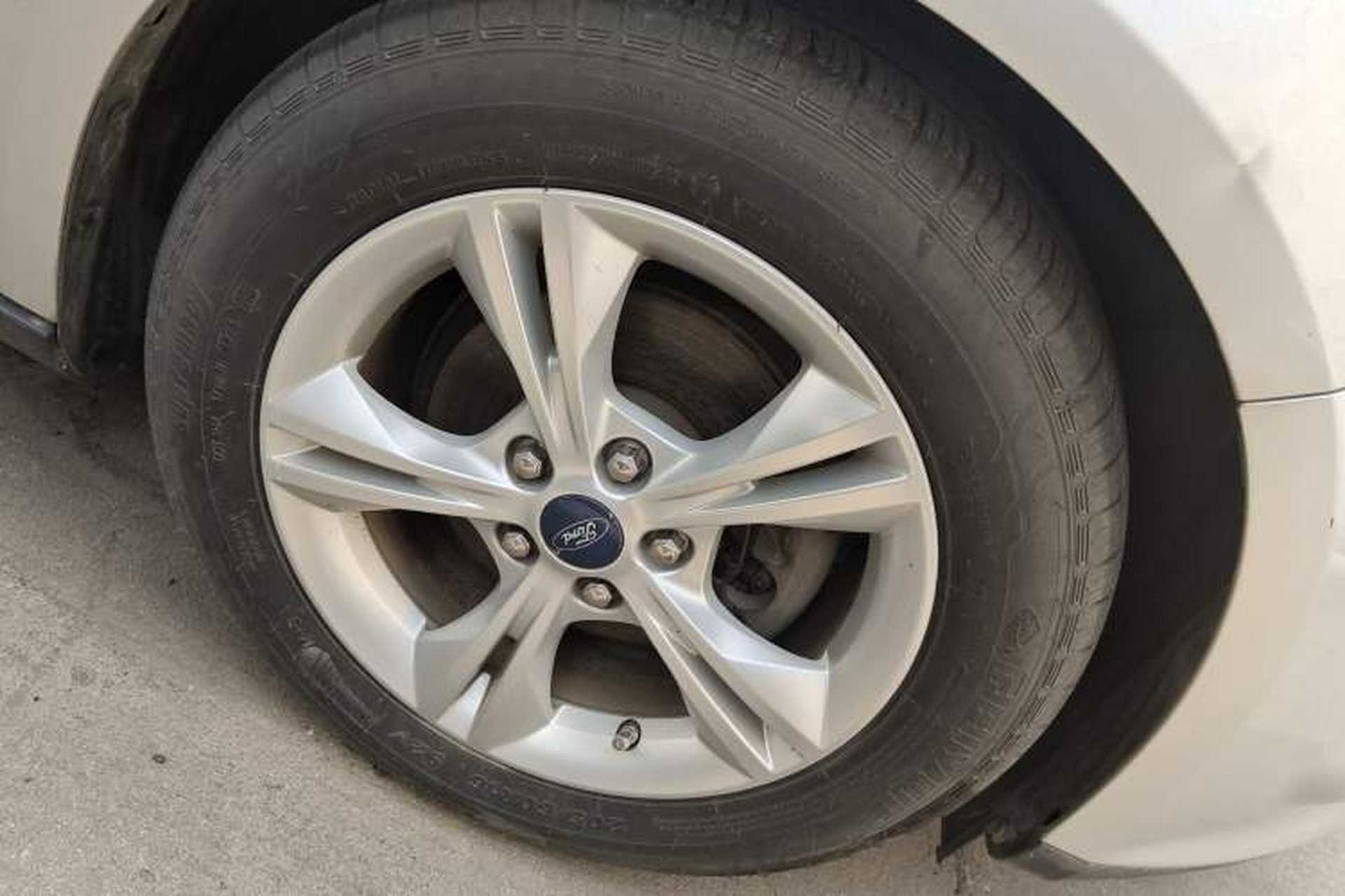 Used Ford Focus 2012 Hatchback 1.6L Manual Fashion Edition Right Front Wheel Hub