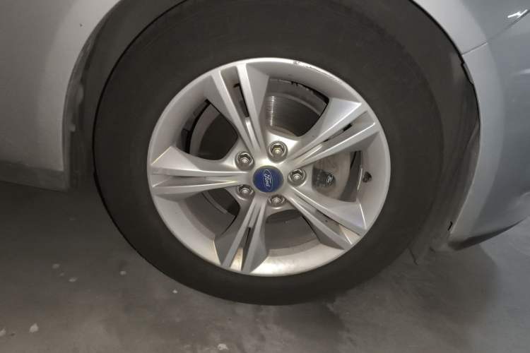 Used Ford Focus 2012 Hatchback 1.6L Manual Fashion Edition Right Front Wheel Hub