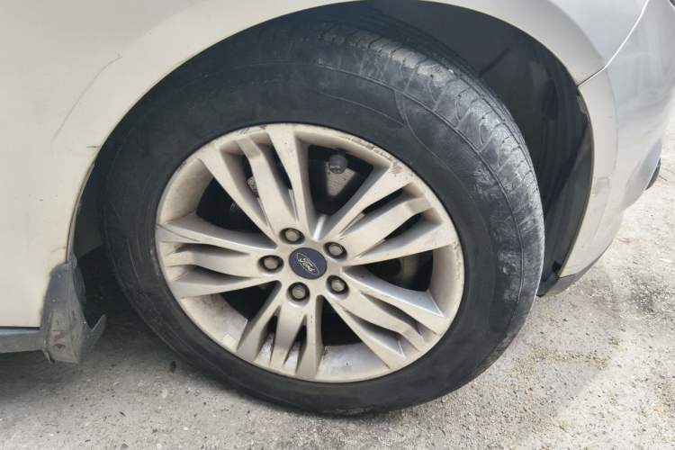Used Ford Focus 2012 Hatchback 1.6L Manual Comfort Model Right Front Wheel Hub