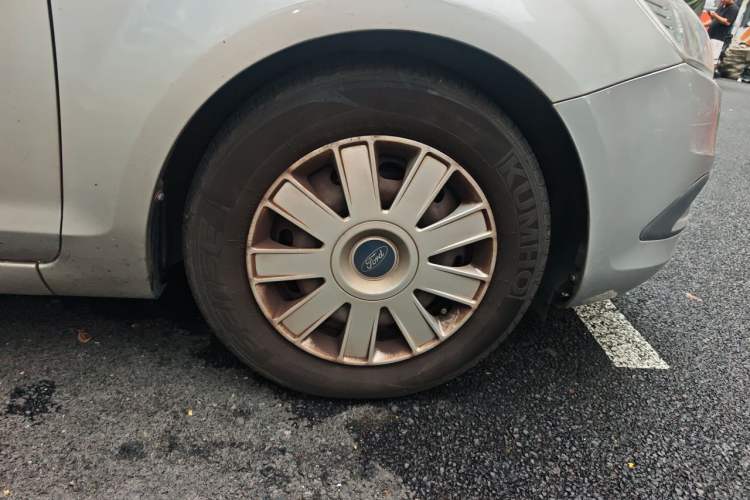 Used Ford Focus 2012 Sedan Classic 1.8L Manual Base Model Right Front Wheel Hub