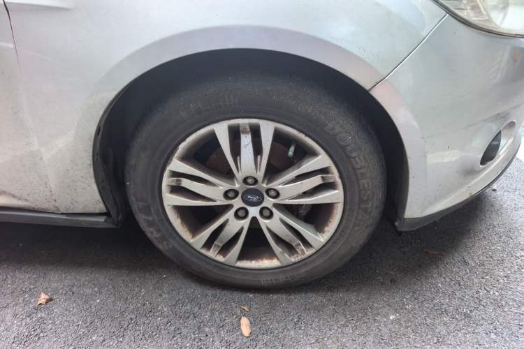 Used Ford Focus 2012 Hatchback 1.6L Automatic Comfort Model Right Front Wheel Hub