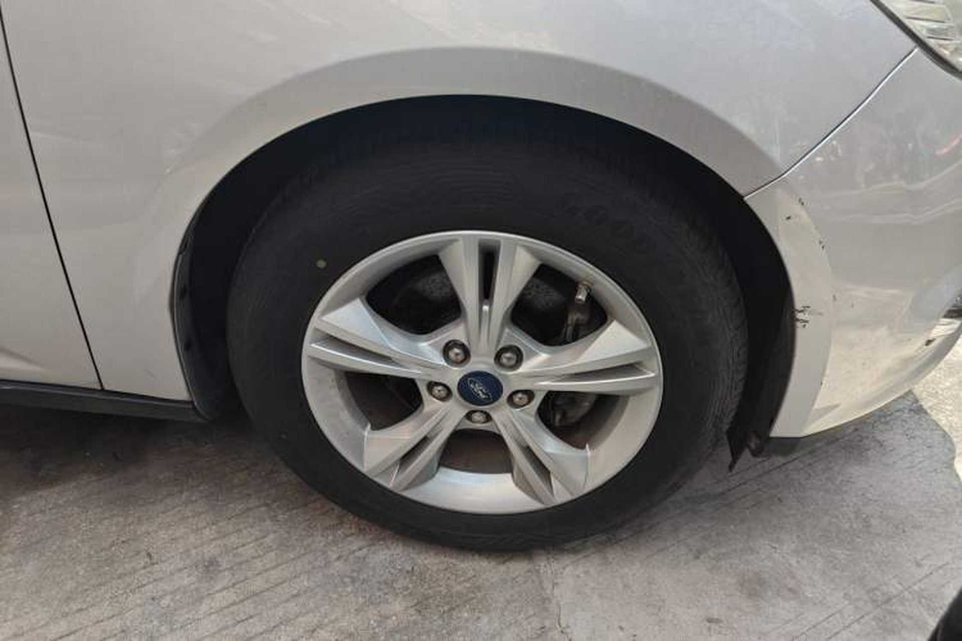 Used Ford Focus 2012 Sedan 1.6L Automatic Fashion Edition Right Front Wheel Hub