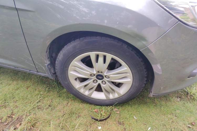 Used Ford Focus 2012 Hatchback 1.6L Automatic Comfort Model Right Front Wheel Hub