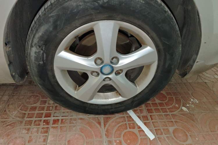 Used Ford Focus 2012 Sedan Classic 1.8L Manual Base Model Right Front Wheel Hub