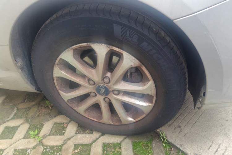 Used Ford Focus 2012 Sedan Classic 1.8L Manual Fashion Edition Right Front Wheel Hub