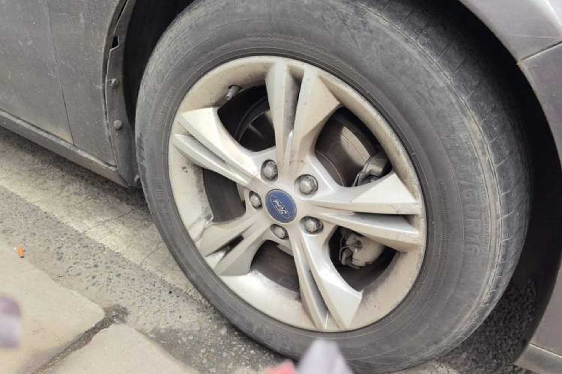 Used Ford Focus 2012 Sedan 1.6L Manual Fashion Edition Right Front Wheel Hub