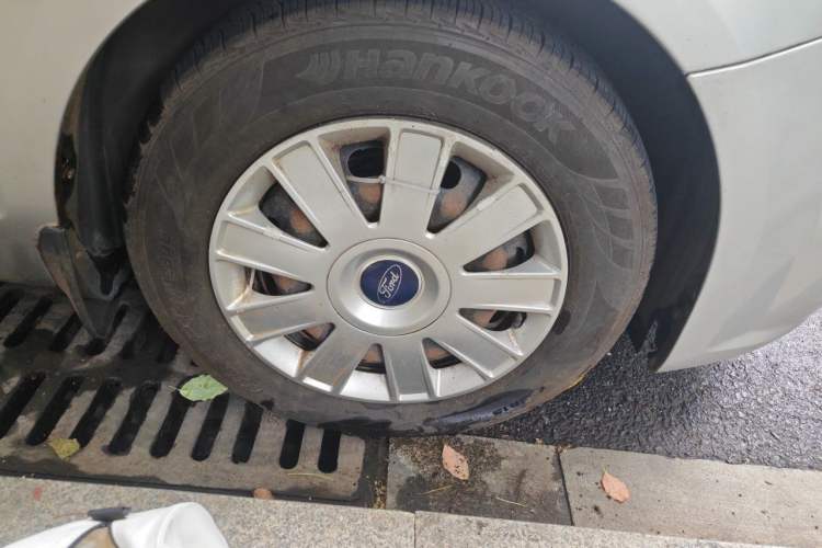 Used Ford Focus 2012 Hatchback Classic 1.8L Automatic Base Model Right Front Wheel Hub
