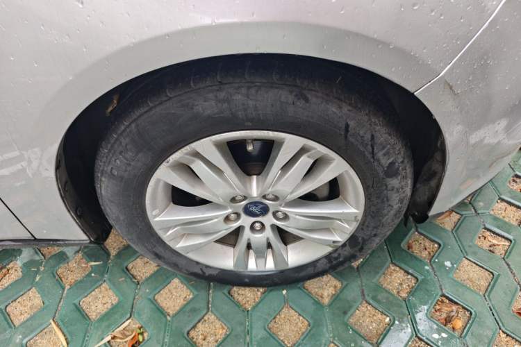 Used Ford Focus 2012 Hatchback 1.6L Manual Comfort Model Right Front Wheel Hub
